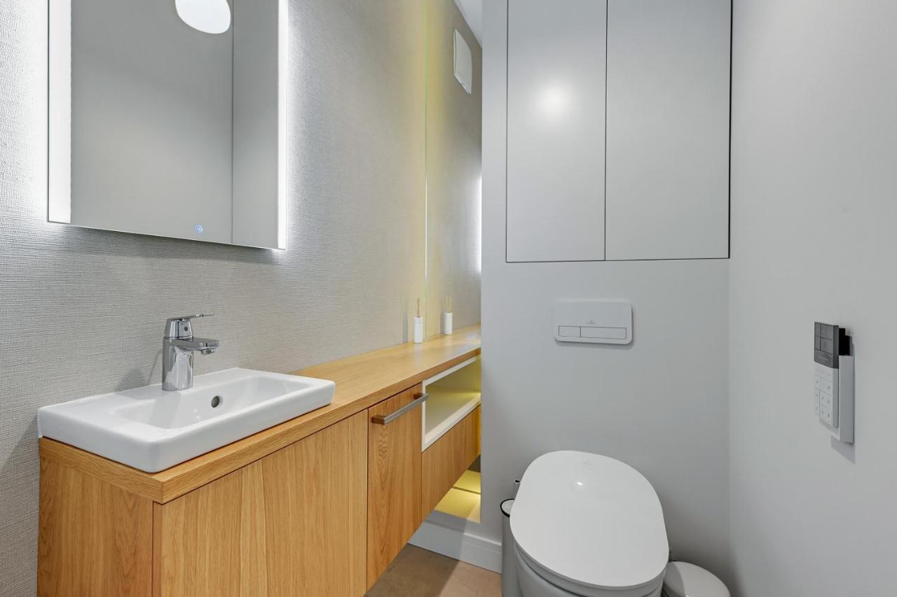 Premium Family & Business Old Town Riverside Apartment With Parking 그단스크 외부 사진