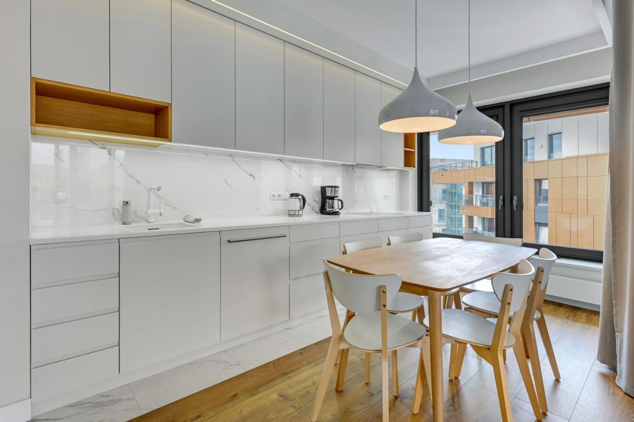 Premium Family & Business Old Town Riverside Apartment With Parking 그단스크 외부 사진