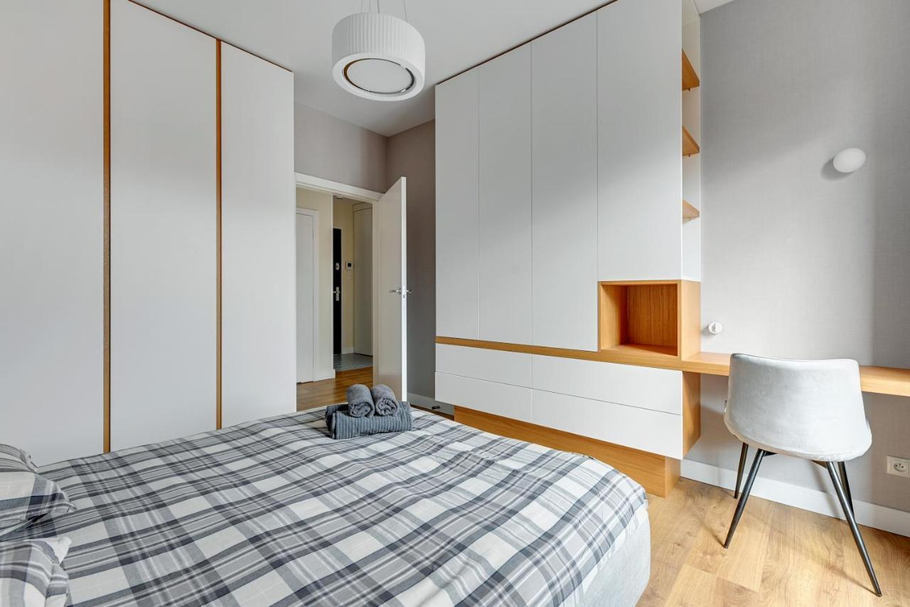 Premium Family & Business Old Town Riverside Apartment With Parking 그단스크 외부 사진