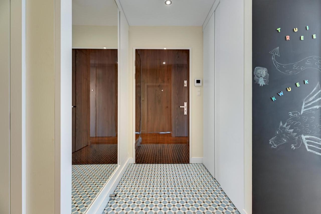 Premium Family & Business Old Town Riverside Apartment With Parking 그단스크 외부 사진